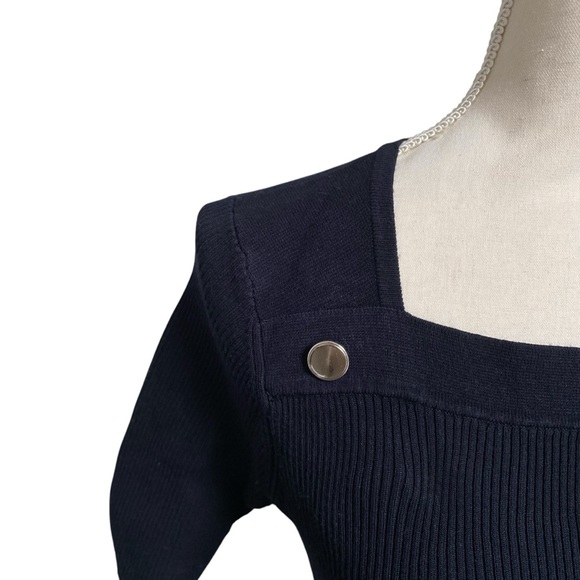 Tahari Navy Ribbed Square Neck Elbow Sleeve Sweater Button Detail Size Small - Picture 3 of 11